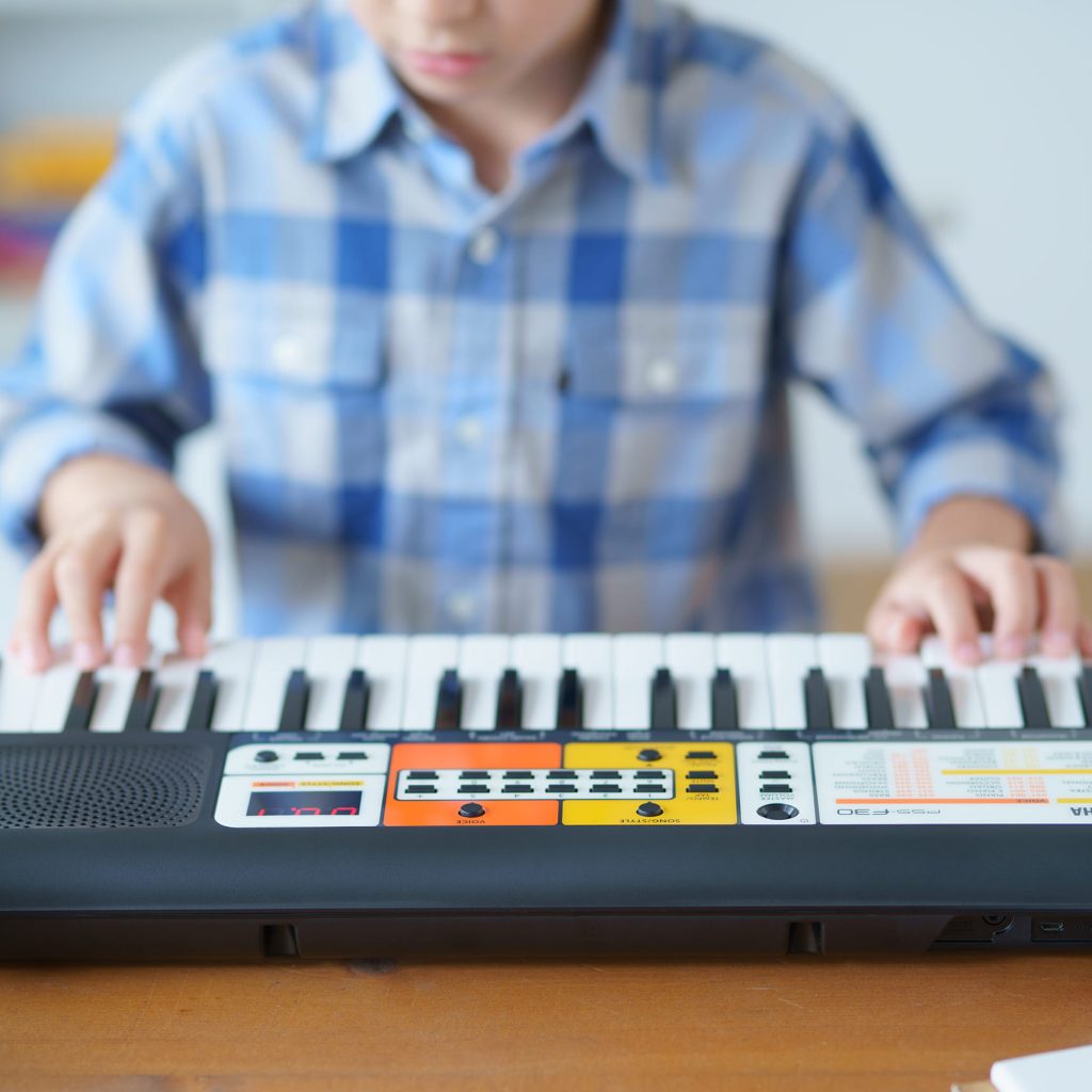 Teclado Yamaha PSS F30 Infantil - Cheiro de Música Instrumentos Musicais e  Áudio Profissional