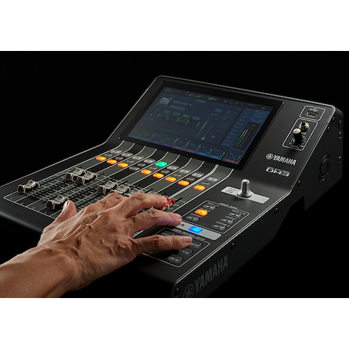 Consola de mezclas digital Yamaha DM3: control preciso de los niveles del monitor