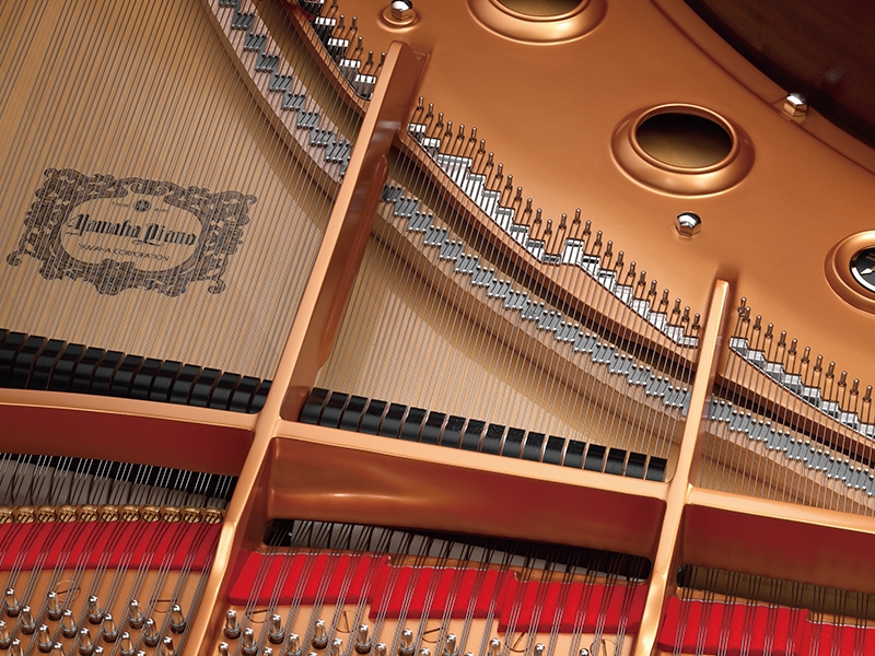 Una foto de un piano de cola de concierto Yamaha, CFX